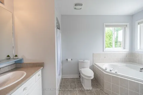 51 Catherine Dr, Barrie, ON L4N 0H1