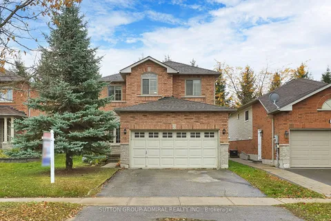 15 Leslie Ave, Barrie, ON L4N 9N7