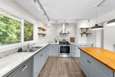 2422 Snow Valley Rd, Springwater, ON L9X 1K1