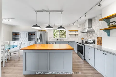 2422 Snow Valley Rd, Springwater, ON L9X 1K1