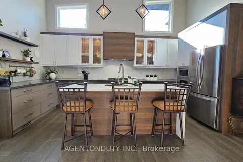 38 Betty Blvd, Wasaga Beach, ON L9Z 2Y4