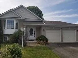 8 Country Lane, Barrie, ON L4N 0E6