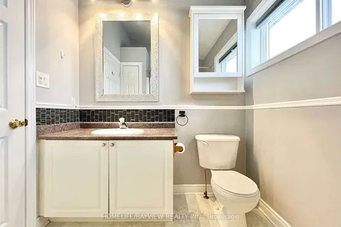 8 Country Lane, Barrie, ON L4N 0E6