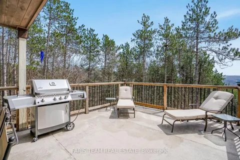 7 Pine Pt, Oro-Medonte, ON L4M 4Y8