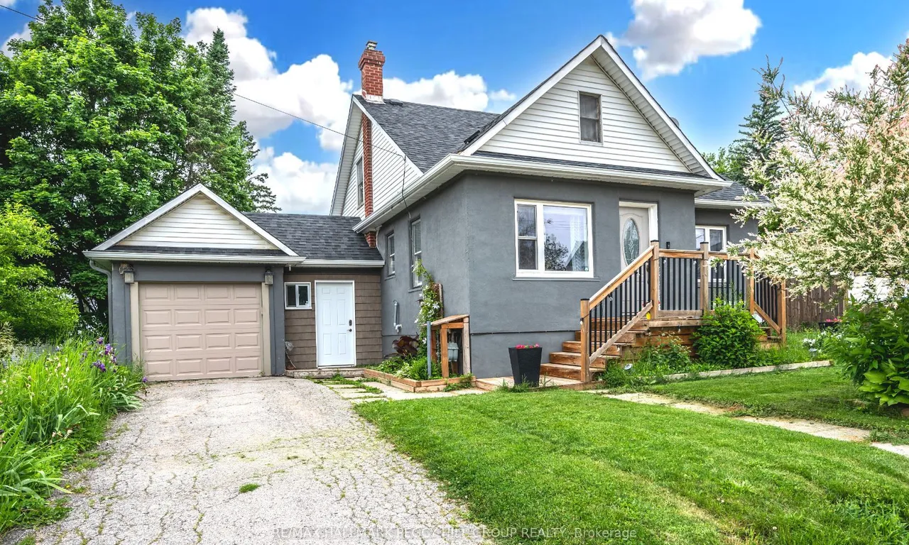 1556 Flos Rd 4, Springwater, ON L0L 2K0
