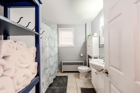 1556 Flos Rd 4, Springwater, ON L0L 2K0