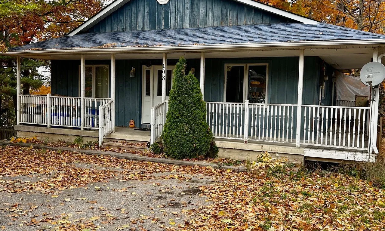 108 Ardagh Rd, Barrie, ON L4N 9B7