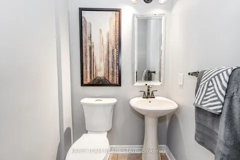 121 Nicholson Dr, Barrie, ON L4N 0B2