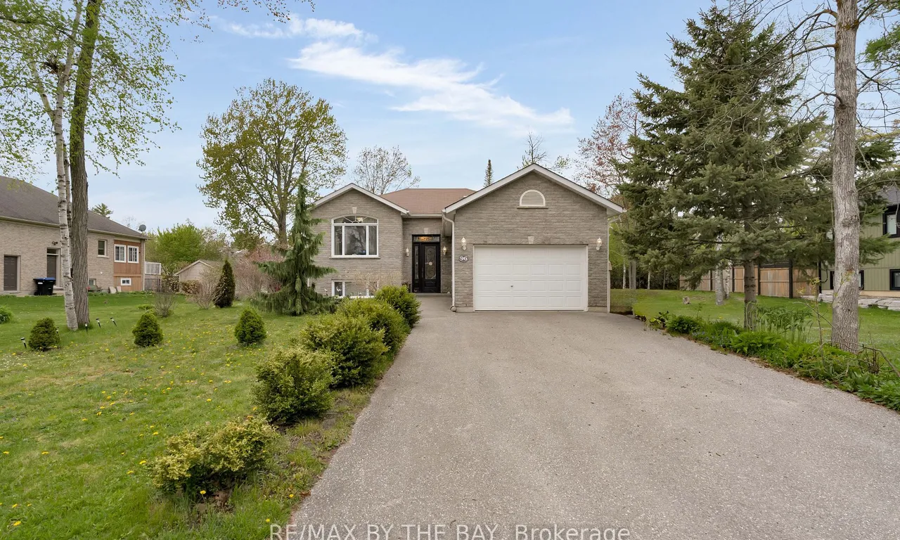 96 46th St, Wasaga Beach, ON L9Z 1Y7