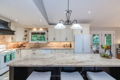 1240 Methodist Point Rd, Tiny, ON L9M 0V4