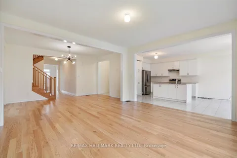 4 Bannister Rd, Barrie, ON L9J 0L4