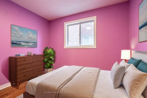 20 Jagges Dr, Barrie, ON L4N 0X1