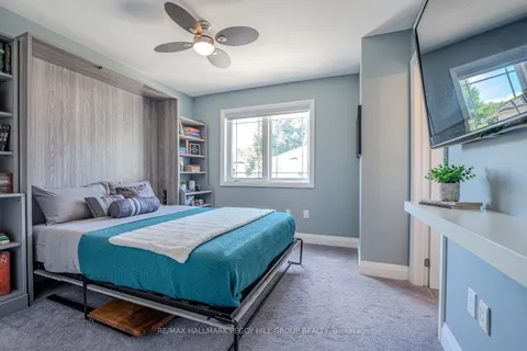376 Blake St, Barrie, ON L4M 1L3