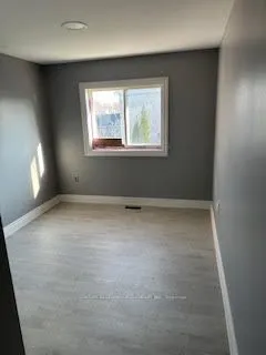 232 Nathan Cres, Barrie, ON L4N 0N3