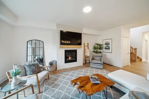 114 Archer Ave, Collingwood, ON L9Y 3B7