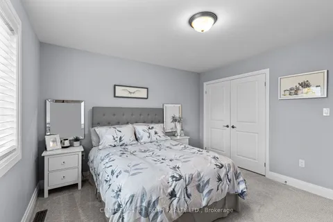 20 Rowley Cres, Springwater, ON L0L 1P0