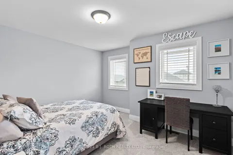 20 Rowley Cres, Springwater, ON L0L 1P0