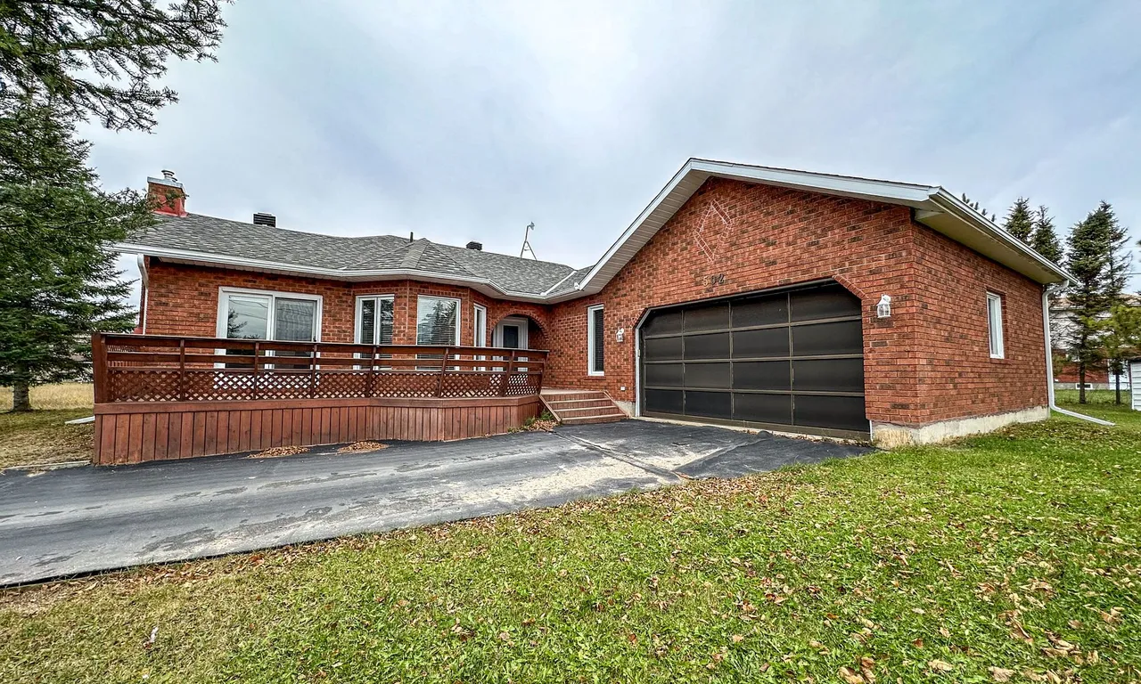 502 Nosov Dr, Iroquois Falls, ON P0K 1G0