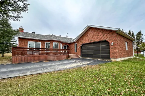 502 Nosov Dr, Iroquois Falls, ON P0K 1G0