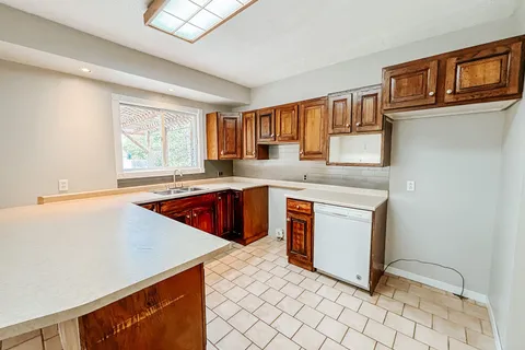 68 John St, Temiskaming Shores, ON P0J 1P0