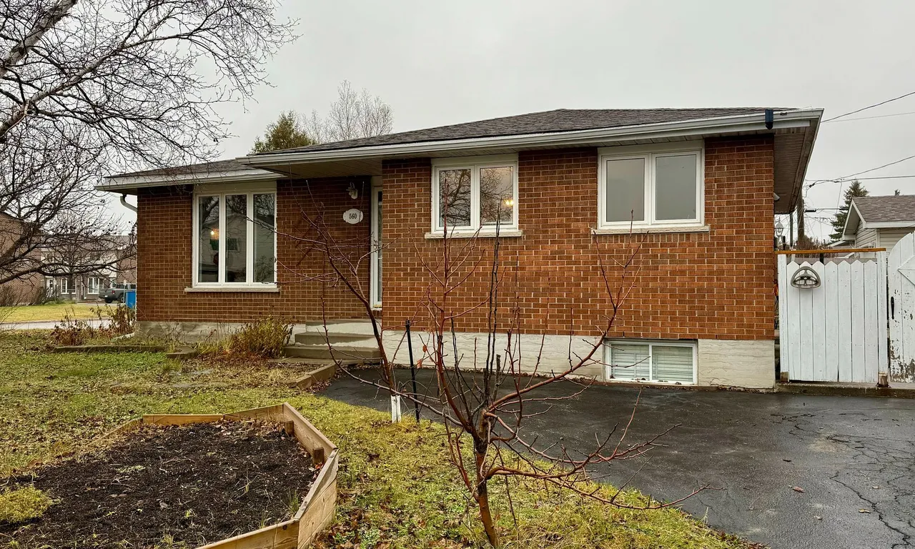560 Fay Cres, Timmins, ON P4N 7K7
