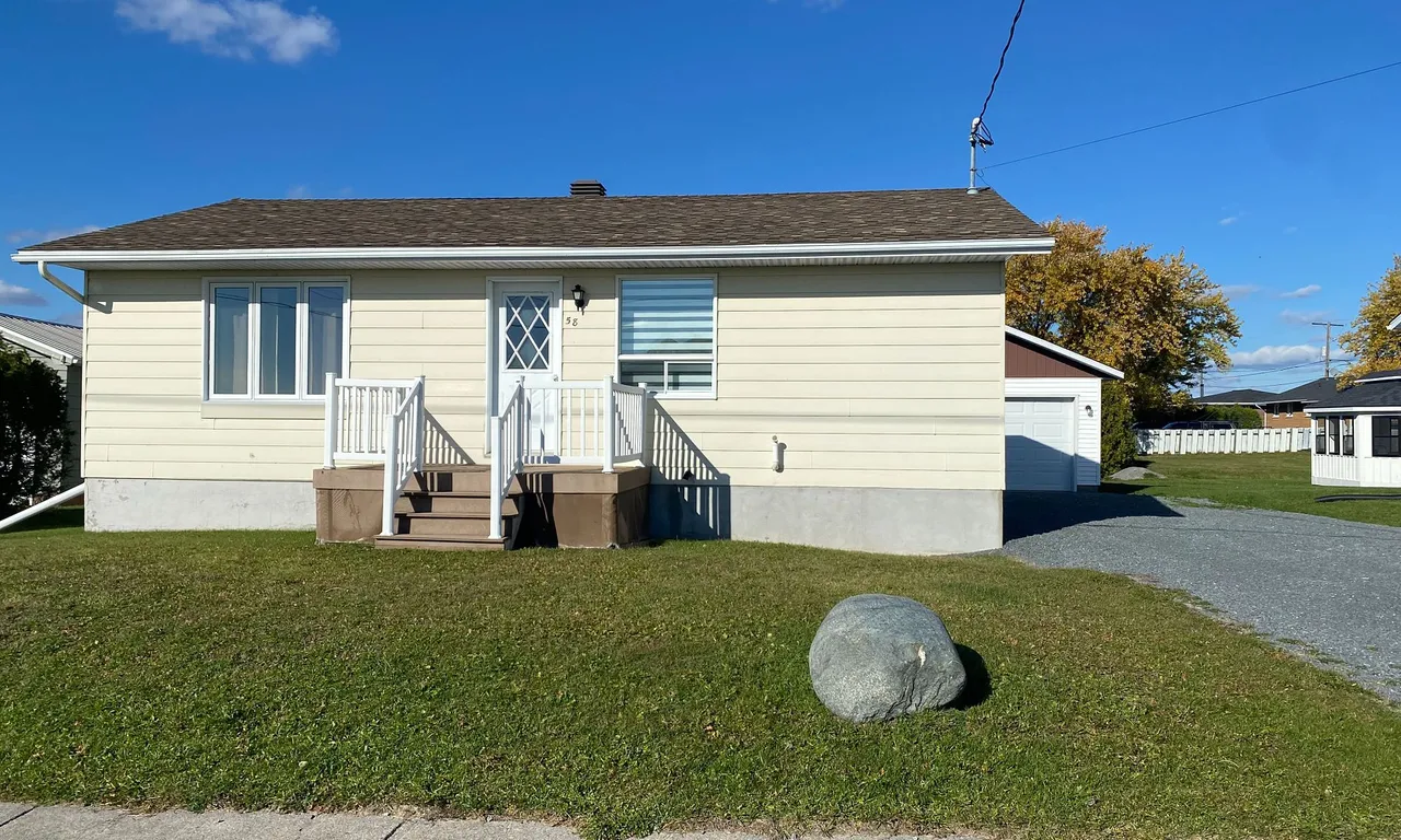 58 Tenth St, Armstrong, ON P0J 1E0