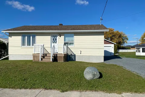 58 Tenth St, Armstrong, ON P0J 1E0