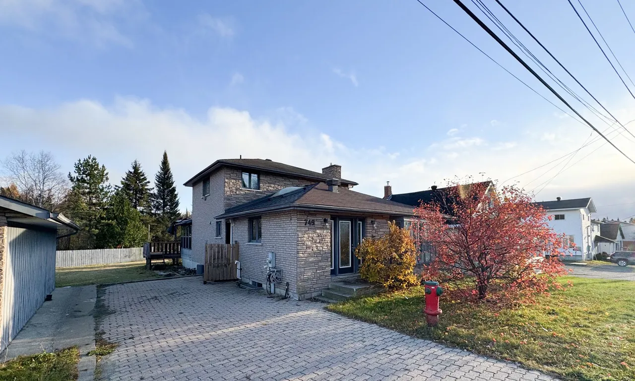 749 Government Rd, Kirkland Lake, ON P0K 1A0