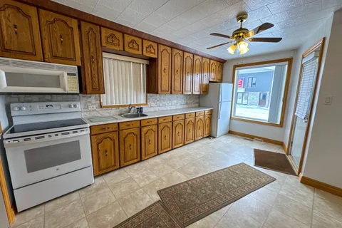 906 George Street, Hearst, ON P0L 1N0