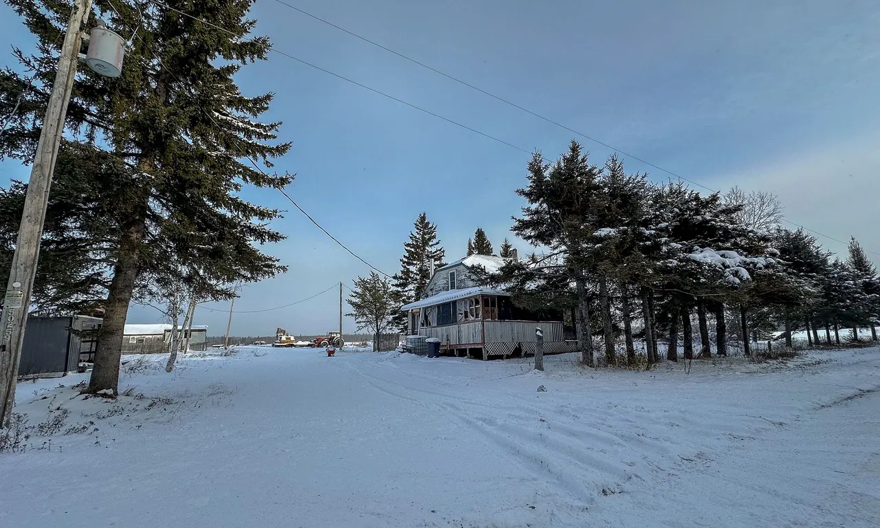 1262 Moffat Rd, Iroquois Falls, ON P0K 1G0