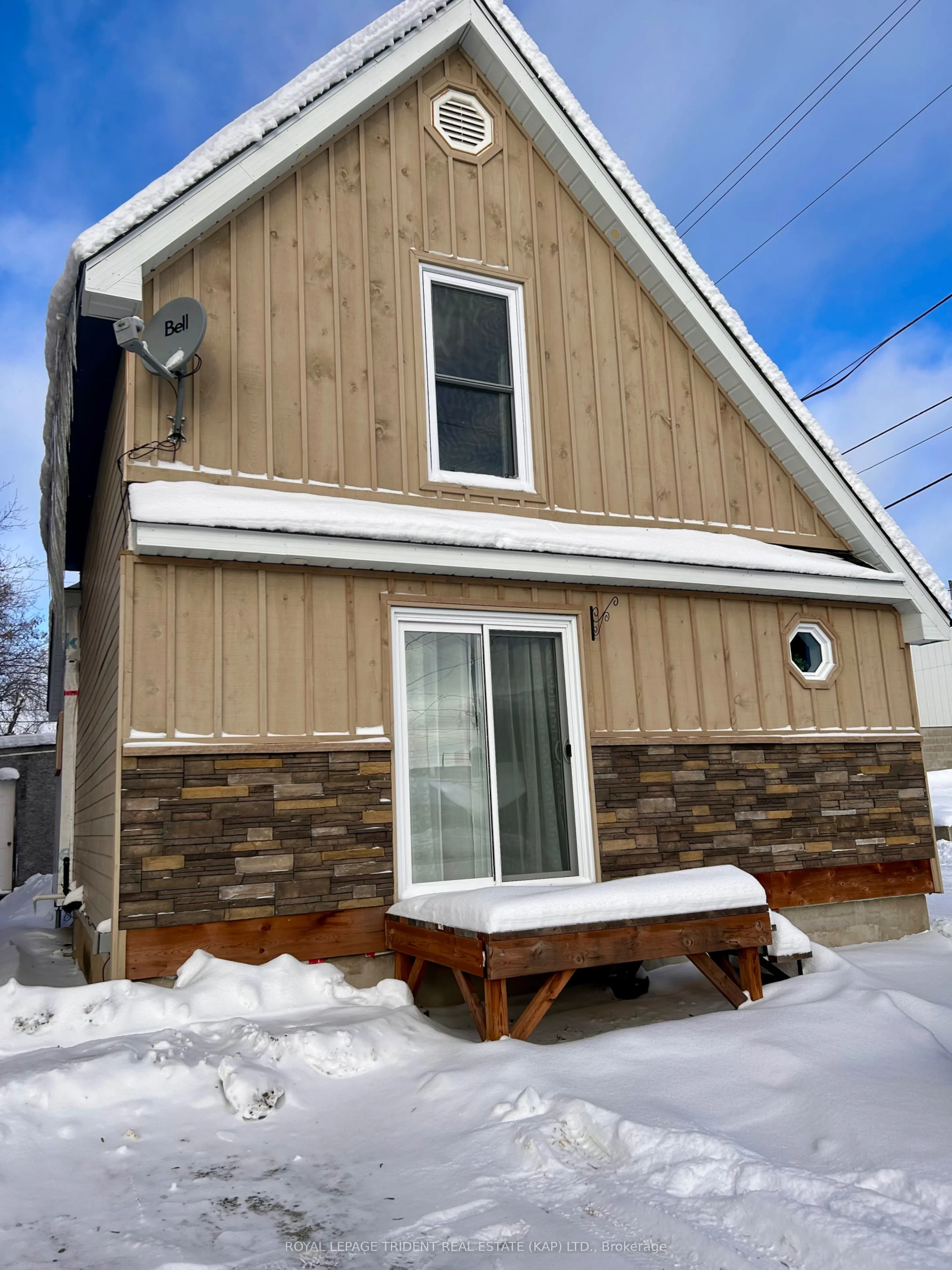 11 Cain Avenue, Kapuskasing, ON P5N 1S8