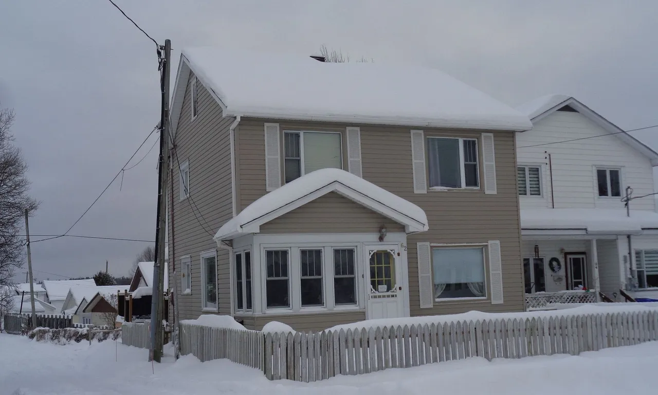 62 Woods St, Kirkland Lake, ON P2N 3B9