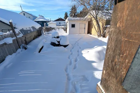 239 Birch St, Timmins, ON P4N 6E4