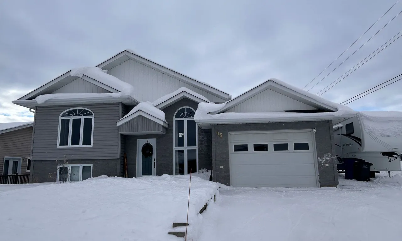 95 Alexandra Ave, Cochrane, ON P0L 1C0