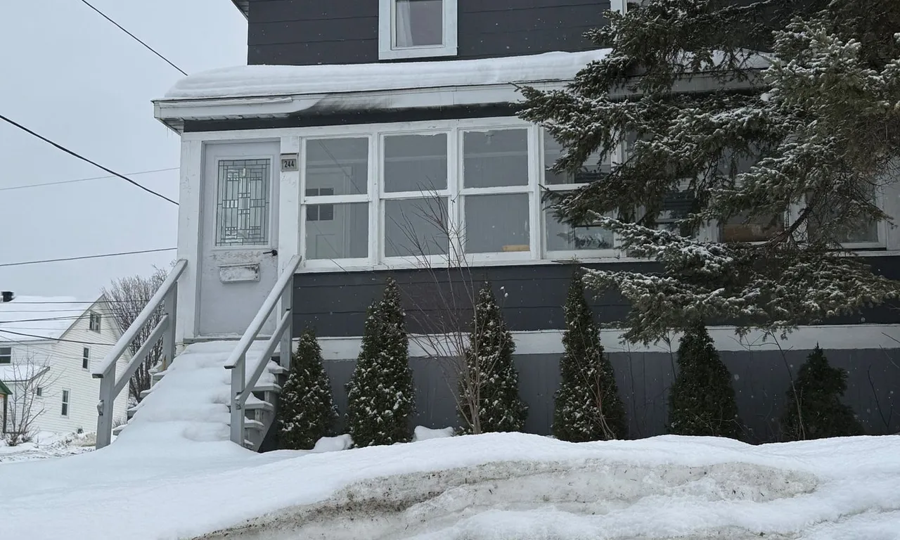 244 Hemlock St, Timmins, ON P4N 6S8