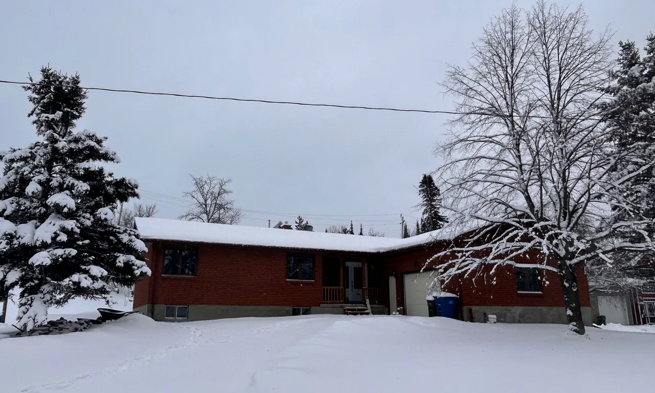 298 Fifth Ave, Cochrane, ON P0L 1C0