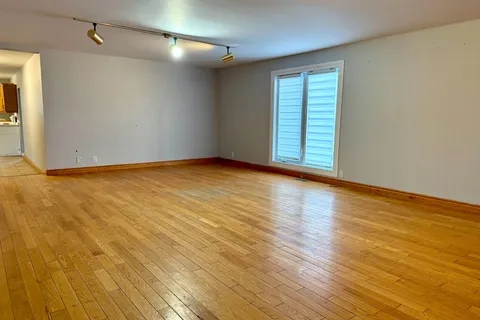 344 Pine Street, ON P4N 2L2