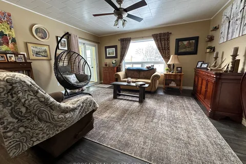 427 Third St, Cochrane, ON P0L 1C0
