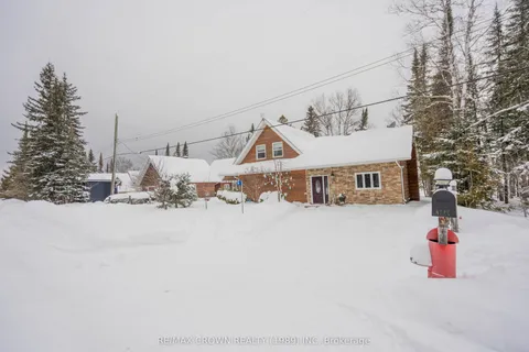 99 Lefebvre Peninsula Road, Moonbeam, ON P0L 1V0