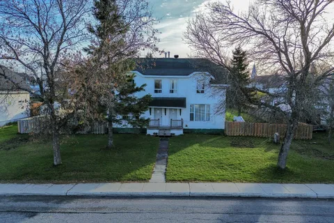 31-33 Anson Drive, Iroquois Falls, ON P0K 1E0