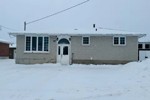 1 Brown Crescent, Kapuskasing, ON P5N 2P6
