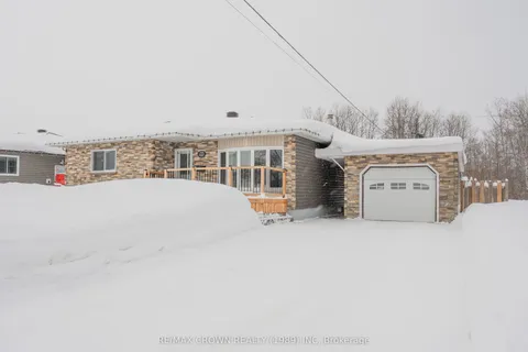 22 Pine Crescent, Kapuskasing, ON P5N 1X7
