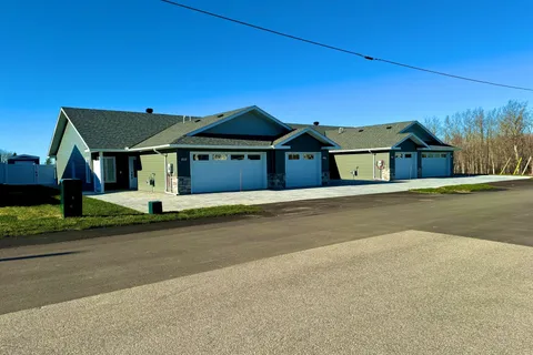 20 Golf Street, Kapuskasing, ON P5N 3J6