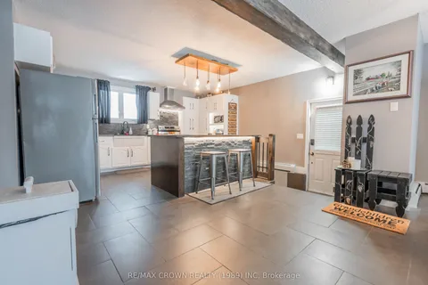 14 St-Stanislas Street, ON P0L 1M0