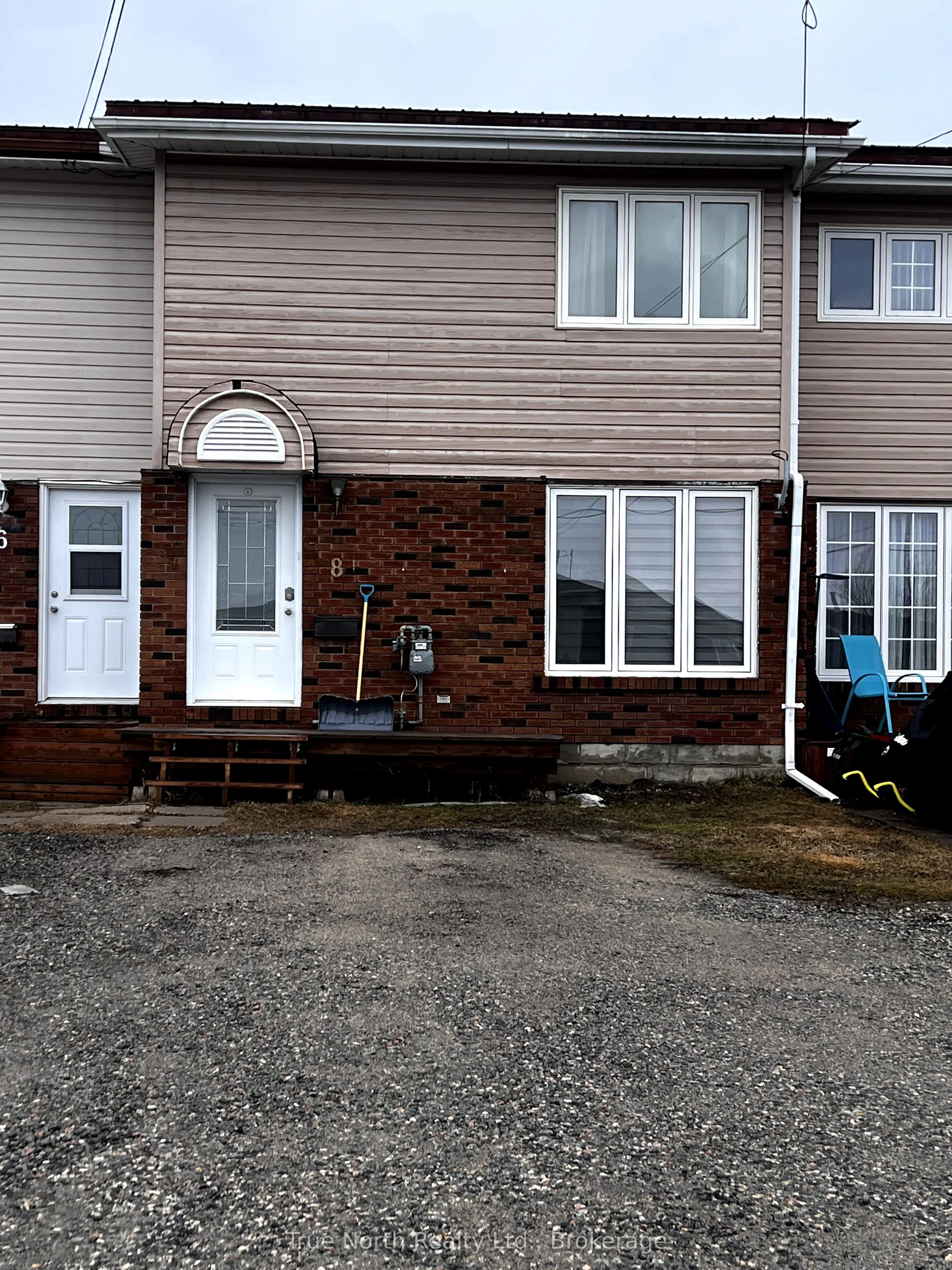8 Macdonald Street, Kapuskasing, ON P5N 2Y8
