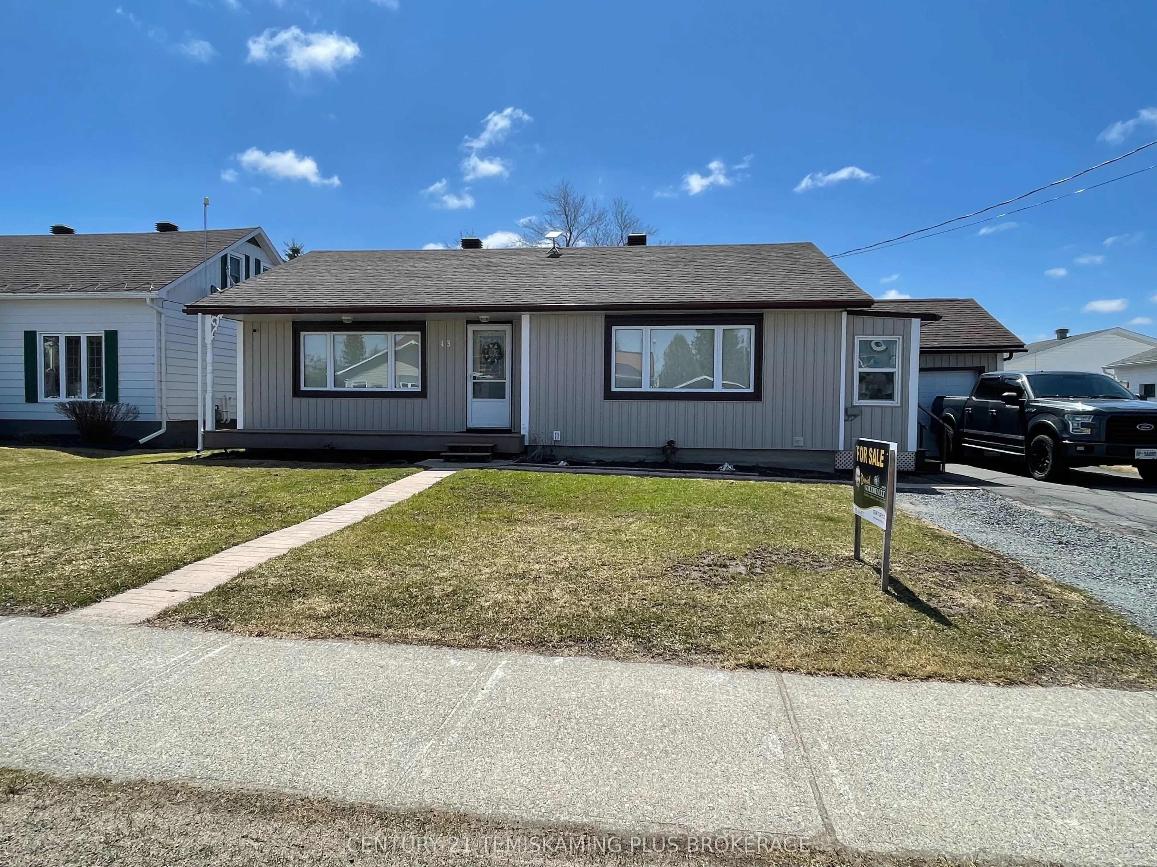 43 Tenth Street, Armstrong, ON P0J 1E0