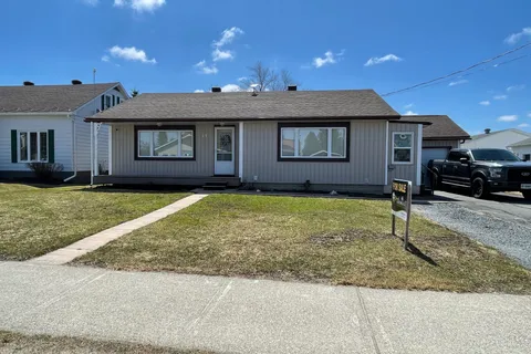 43 Tenth Street, Armstrong, ON P0J 1E0