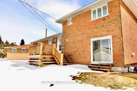 522 Spooner Drive, Timmins, ON P4N 4R5