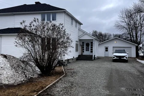 18 Victoria Street, Kapuskasing, ON P5N 1K7