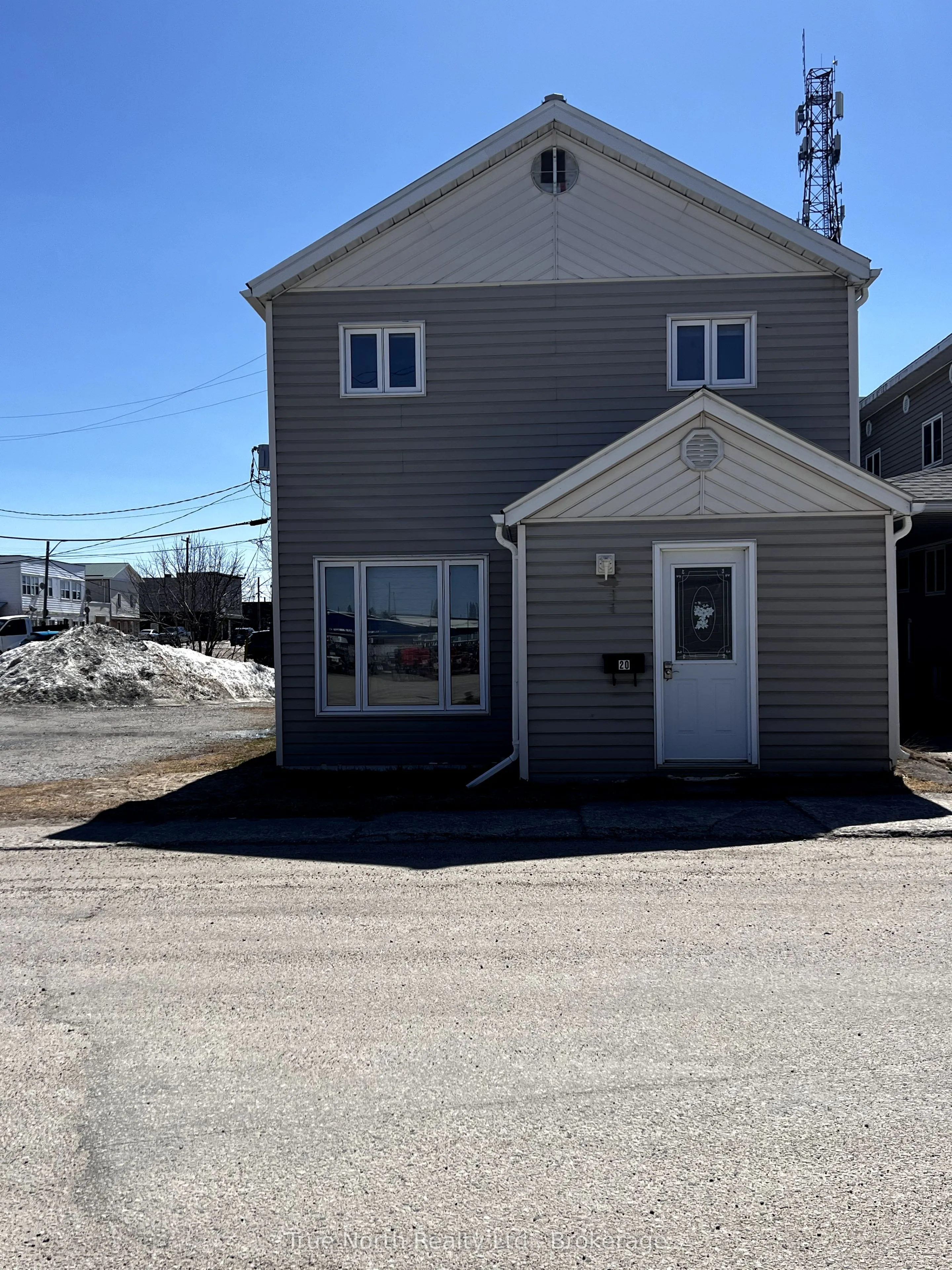 20 Kolb Avenue, Kapuskasing, ON P5N 1E9